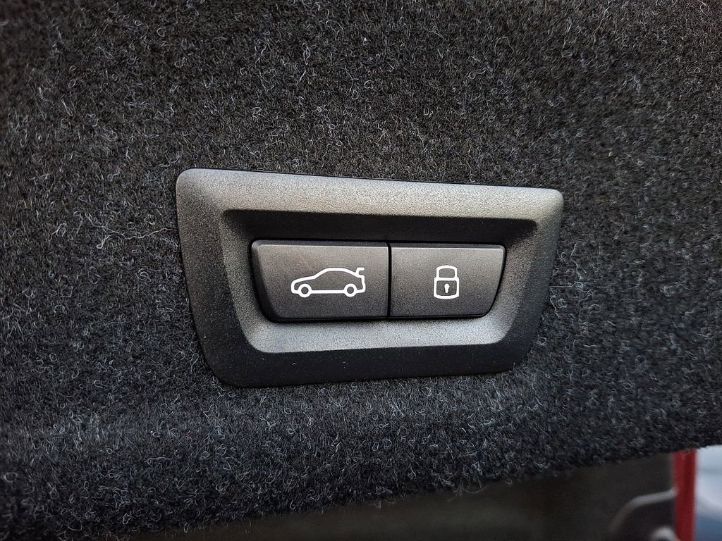 Used 2025 BMW M340i xDrive w/ Premium Package image 28