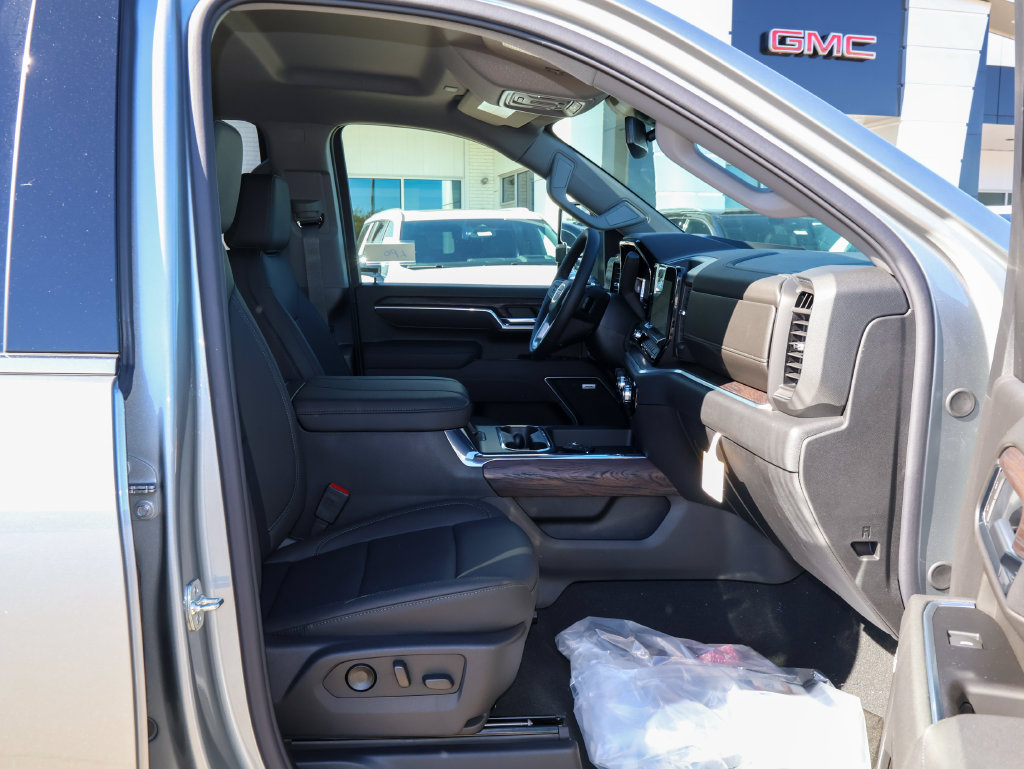 New 2026 GMC Sierra 2500 SLT w/ SLT Premium Package AWD/4WD image 30