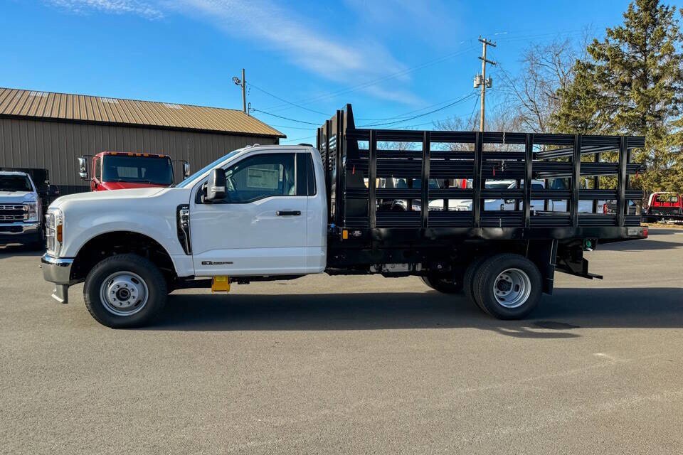 Used 2024 Ford F350 XLT AWD/4WD image 6