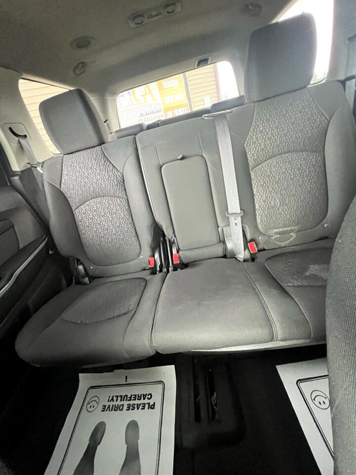 Used 2011 GMC Acadia SLE image 26