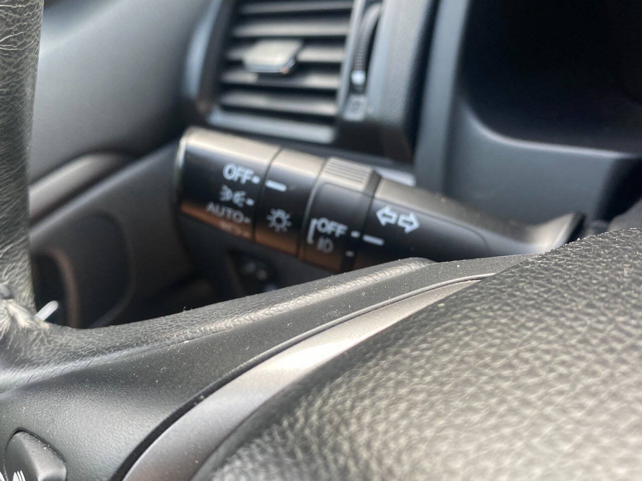 Used 2017 Honda Pilot EX-L image 25