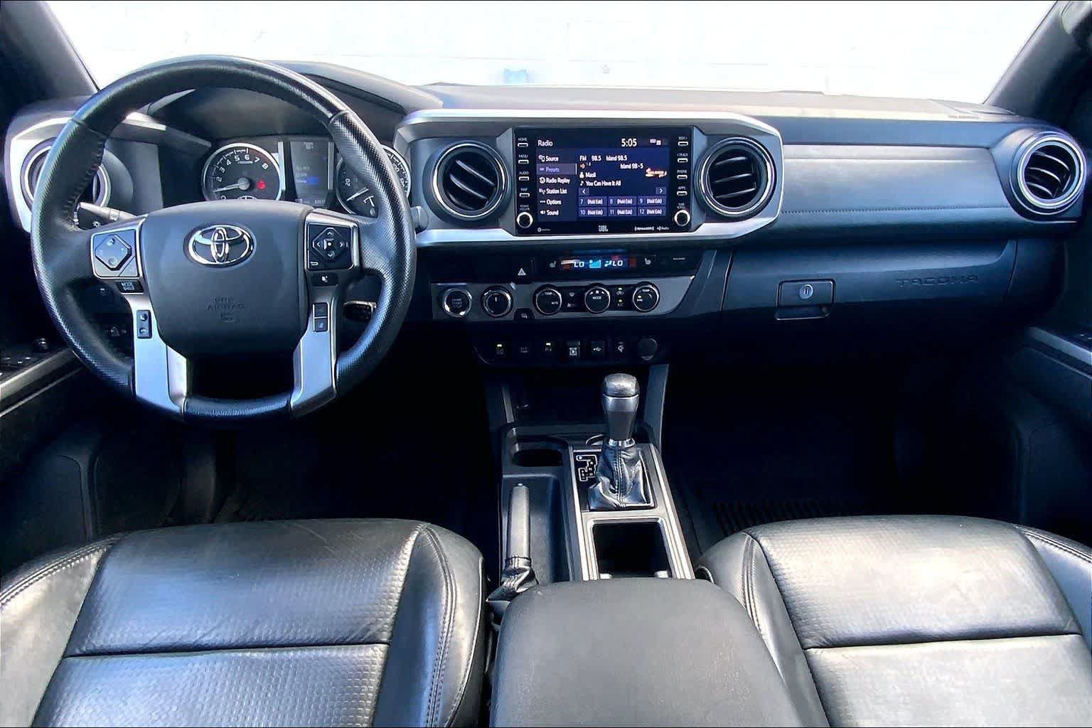 Used 2022 Toyota Tacoma Limited AWD/4WD image 10
