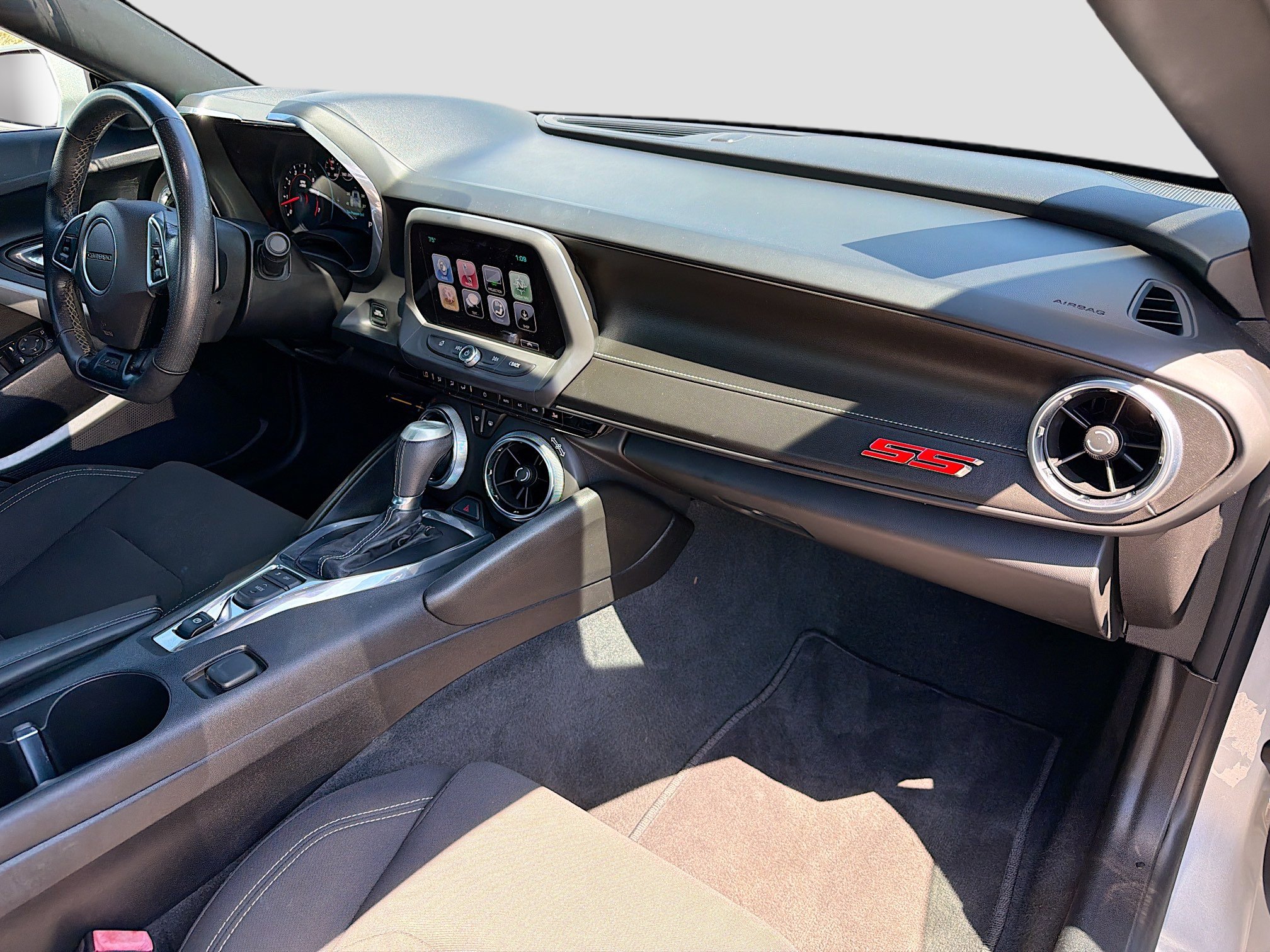 Used 2017 Chevrolet Camaro SS image 13