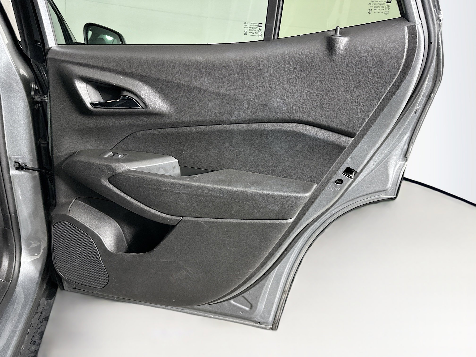 Used 2025 Chevrolet Trax LT image 28