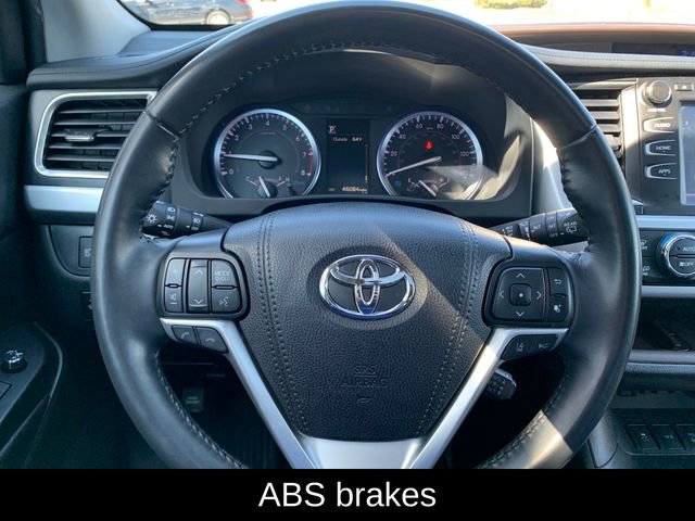 Used 2019 Toyota Highlander XLE image 18