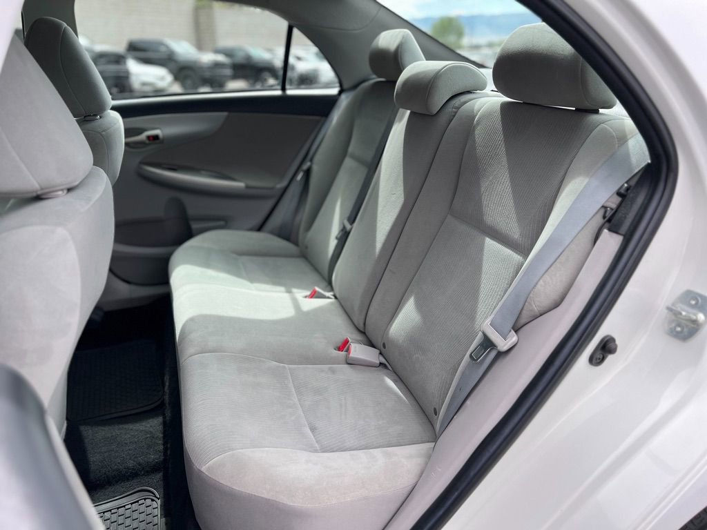 Used 2013 Toyota Corolla LE image 21