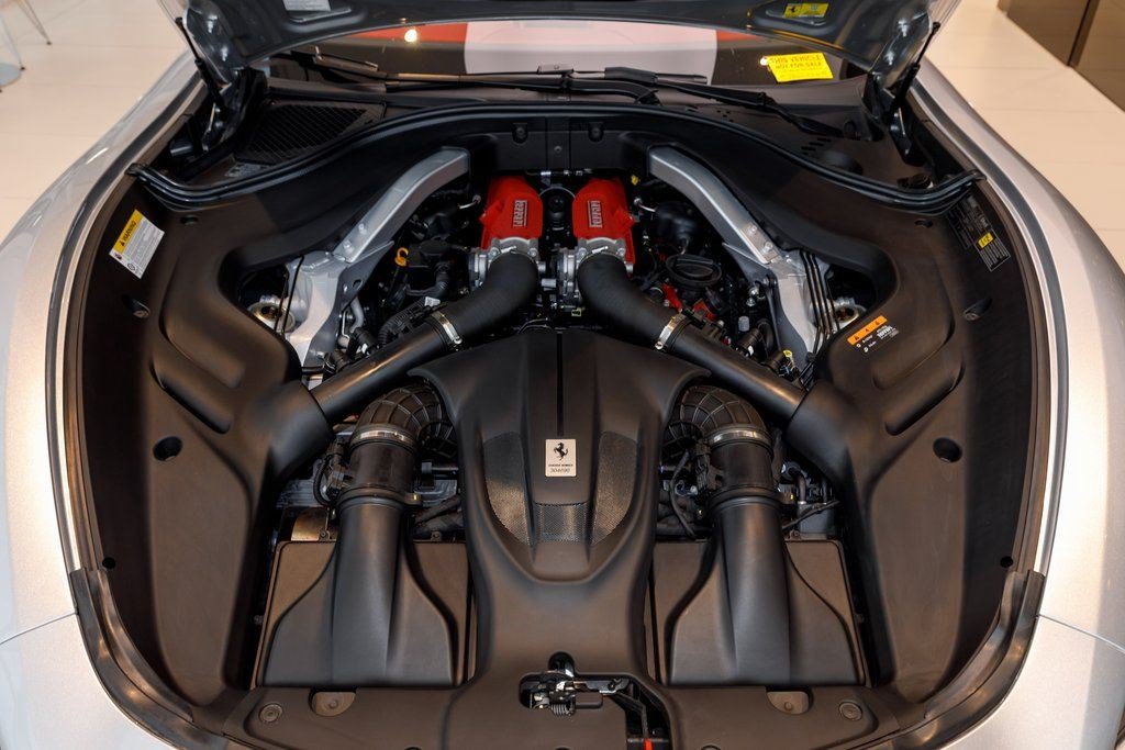 Used 2024 Ferrari Roma Spider RWD image 45