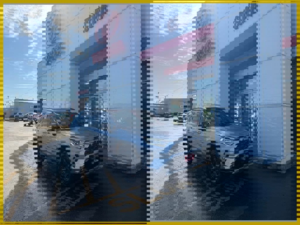 Used 2020 Toyota RAV4 XSE AWD/4WD image 1