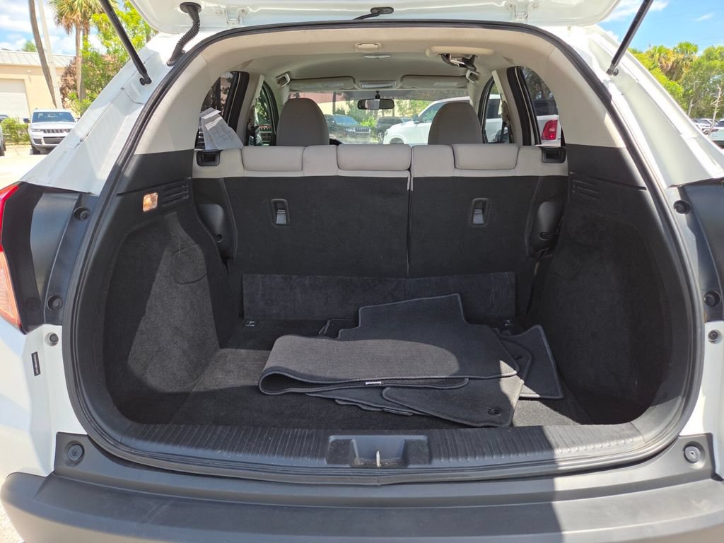 Used 2017 Honda HR-V LX image 20