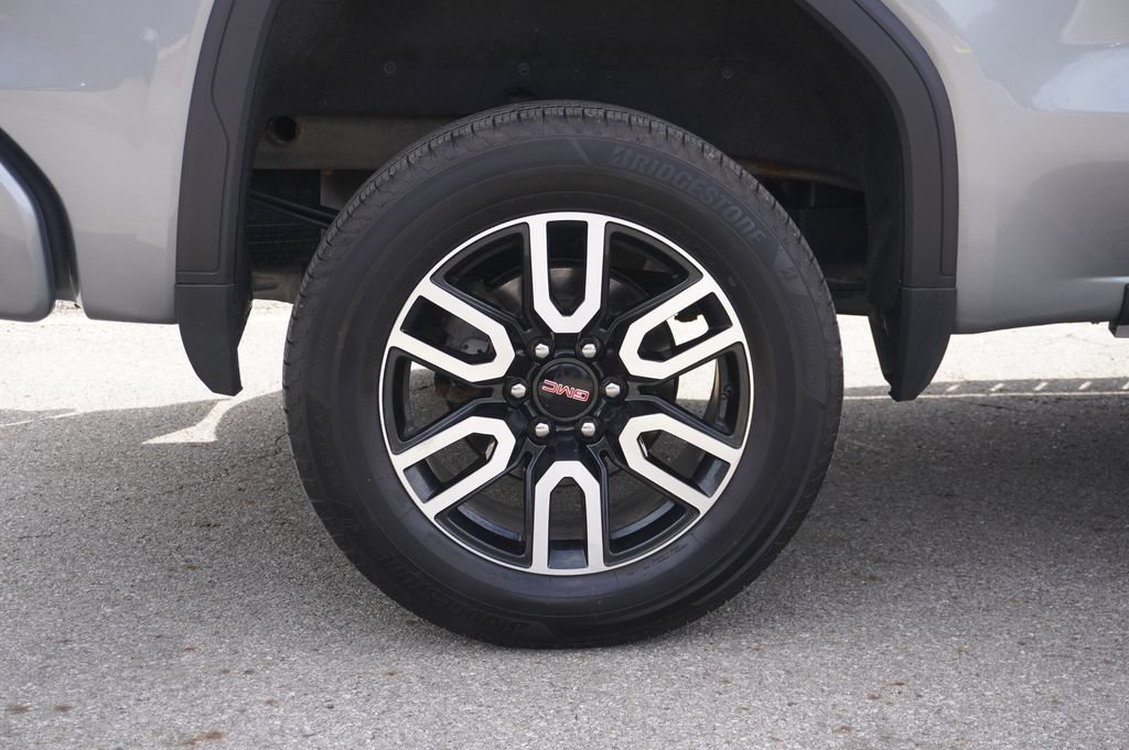 Used 2024 GMC Sierra 1500 AT4 w/ Technology Package AWD/4WD image 12