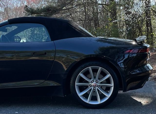 Used 2019 Jaguar F-TYPE Convertible AWD image 8