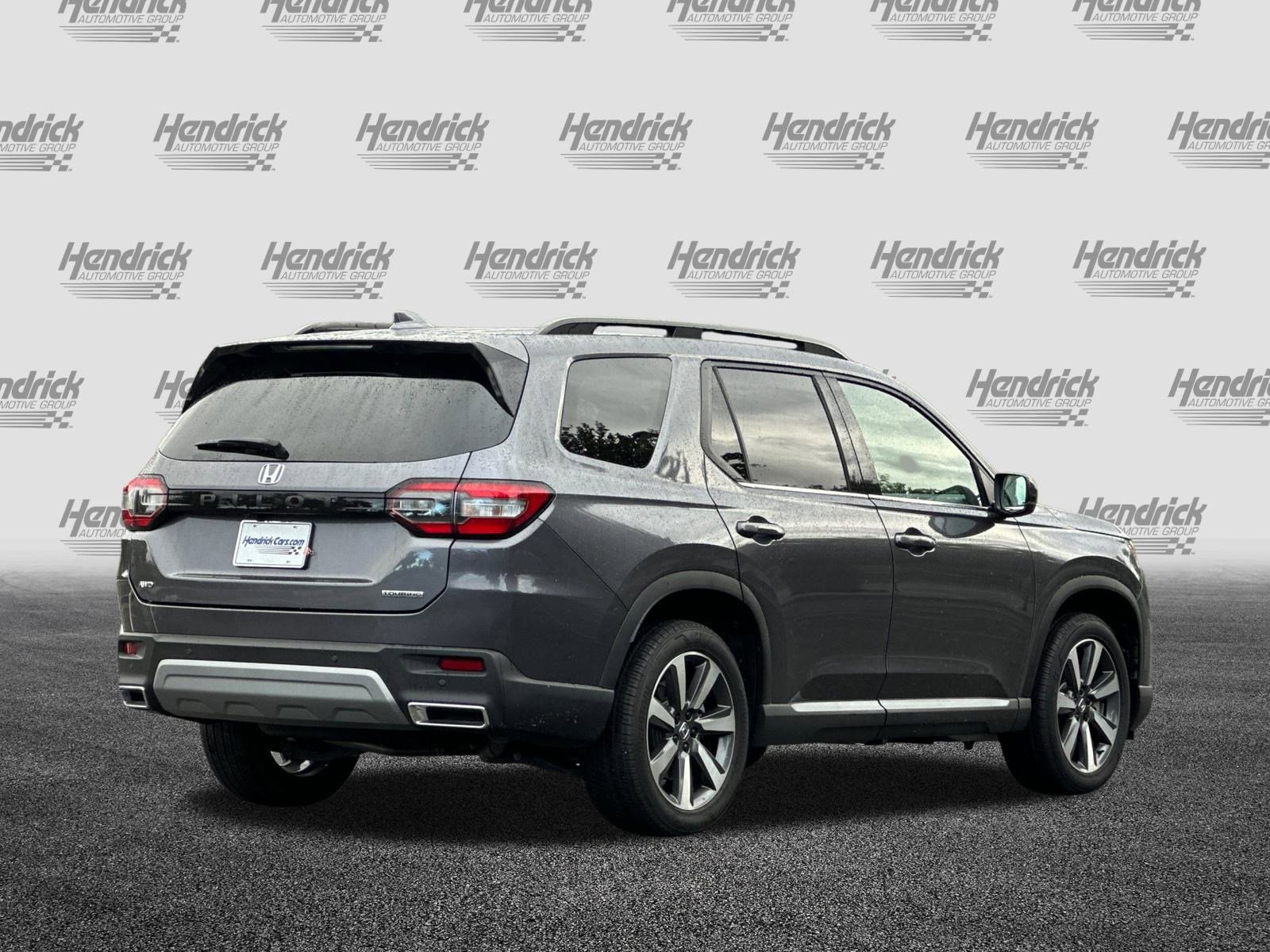 Used 2024 Honda Pilot Touring image 5