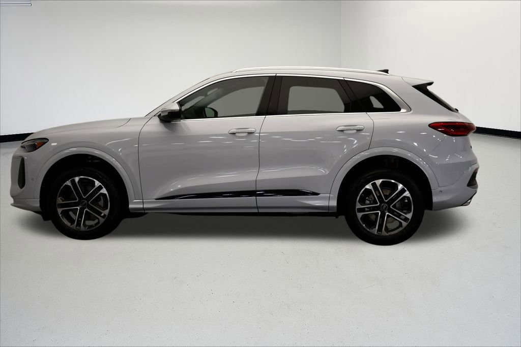 Certified 2025 Audi Q5 2.0T Premium Plus w/ Premium Plus image 2