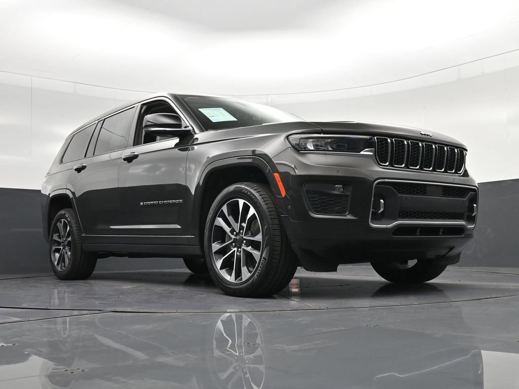 Used 2021 Jeep Grand Cherokee L Overland w/ Luxury Tech Group IV AWD/4WD image 32