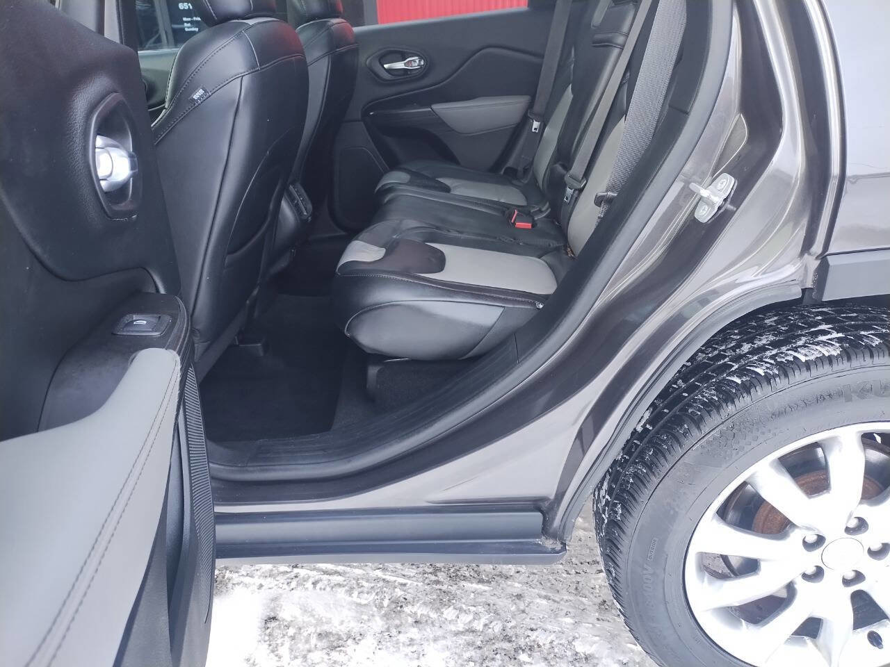 Used 2014 Jeep Cherokee Limited image 17