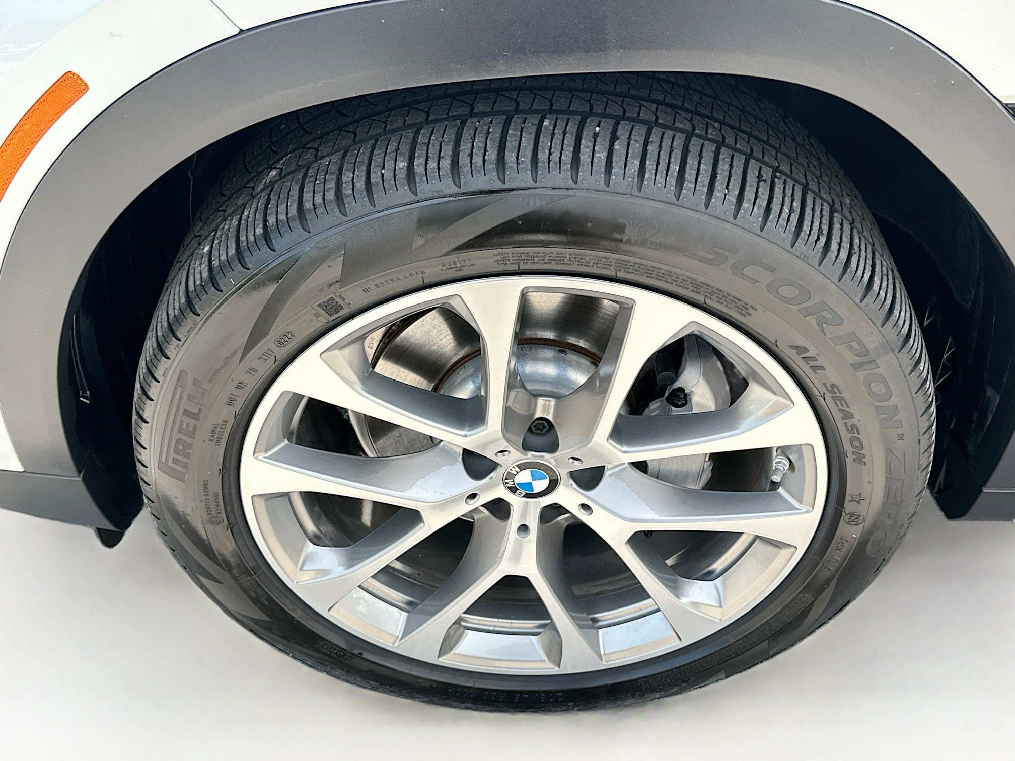 Used 2022 BMW X6 xDrive40i AWD/4WD image 34