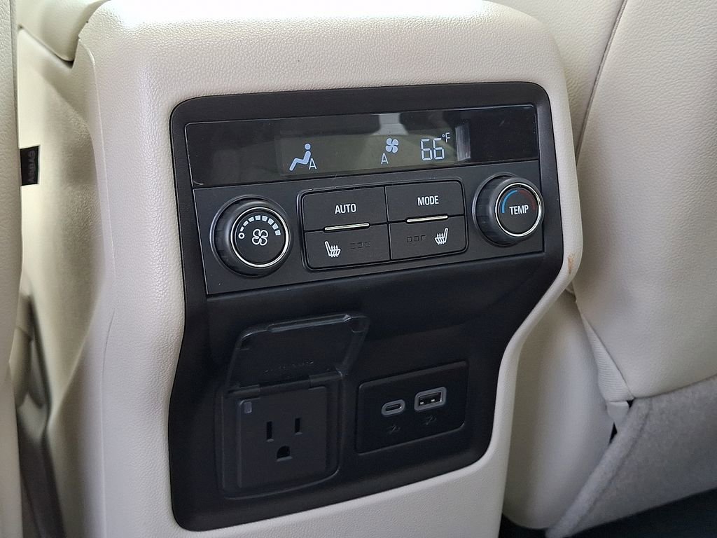 Used 2023 GMC Acadia Denali w/ Denali Ultimate Package image 12