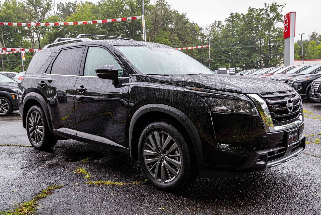 Certified 2025 Nissan Pathfinder SL w/ SL Premium Package image 1