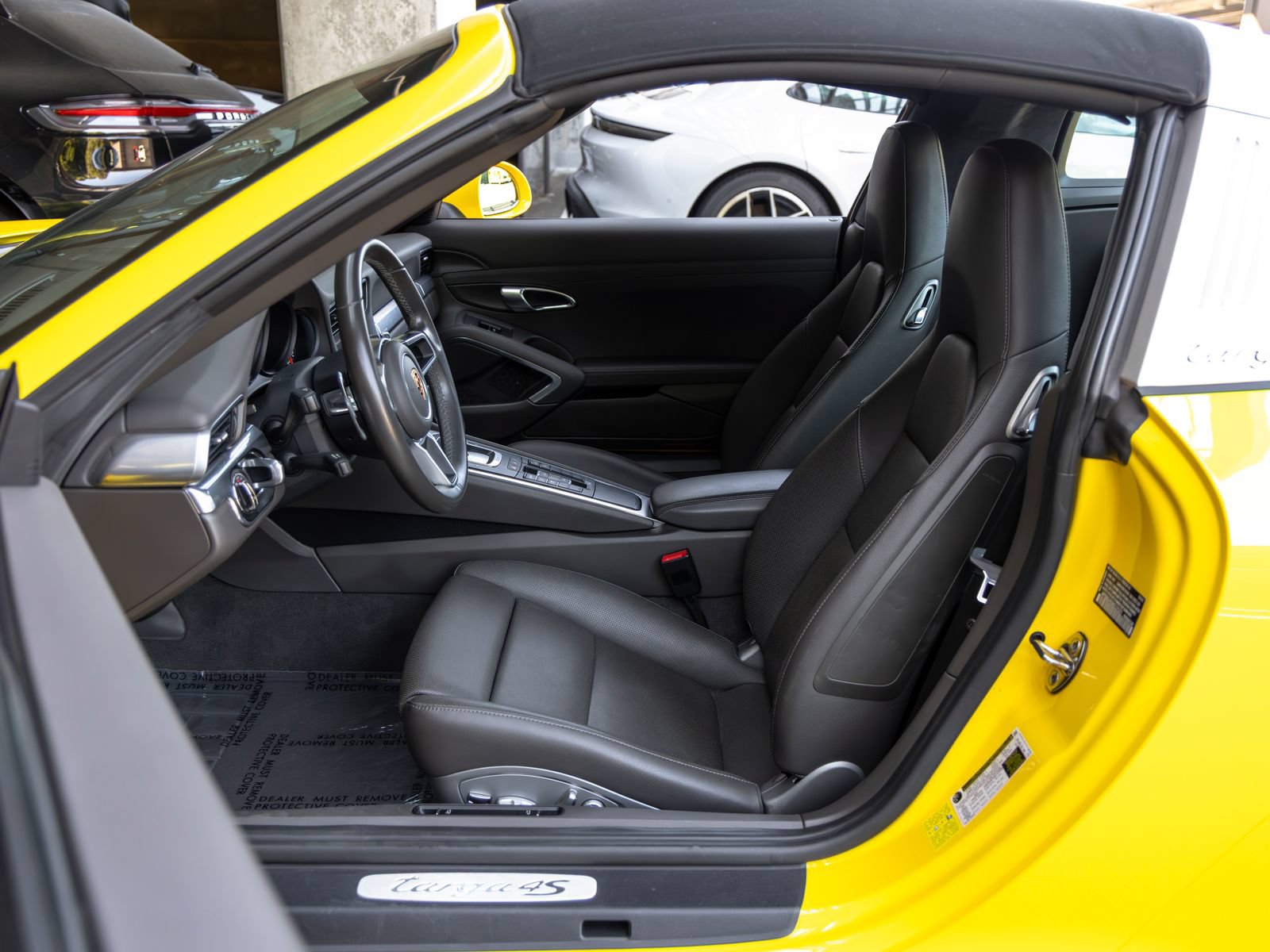 Certified 2019 Porsche 911 Targa 4S AWD/4WD image 28