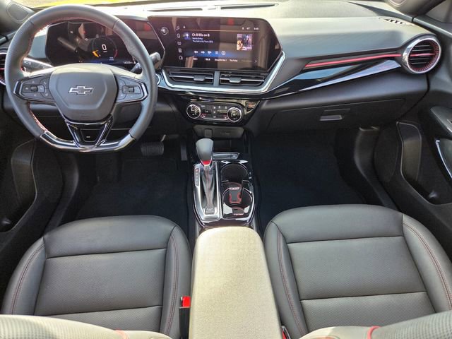 Used 2025 Chevrolet Trax RS w/ Driver Confidence Package image 14