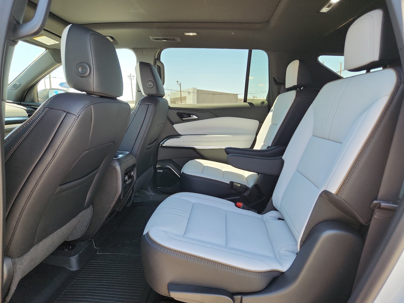 New 2026 Chevrolet Traverse High Country w/ LPO, Floor Liner Package AWD/4WD image 12