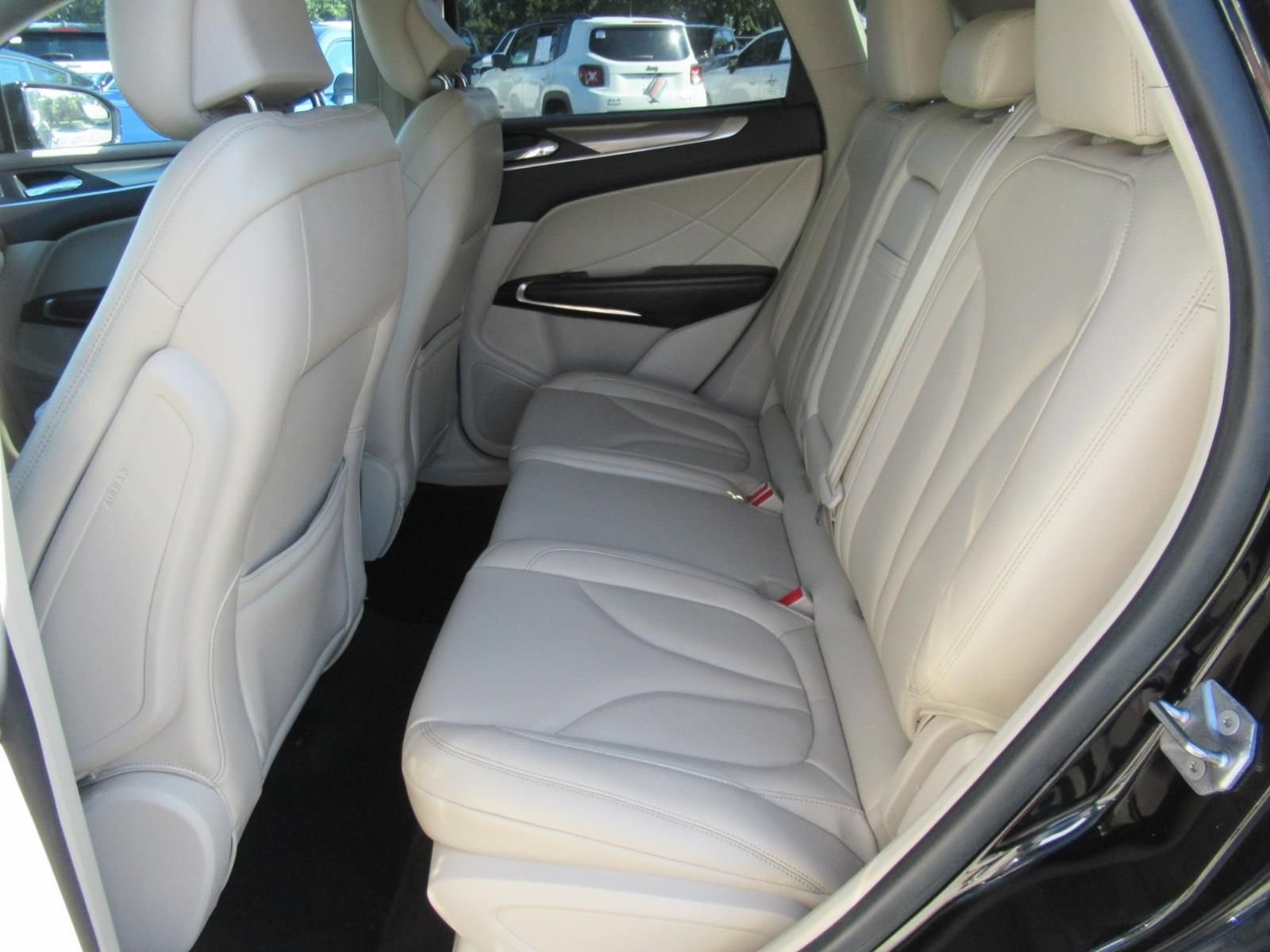 Used 2019 Lincoln MKC Premiere FWD image 34
