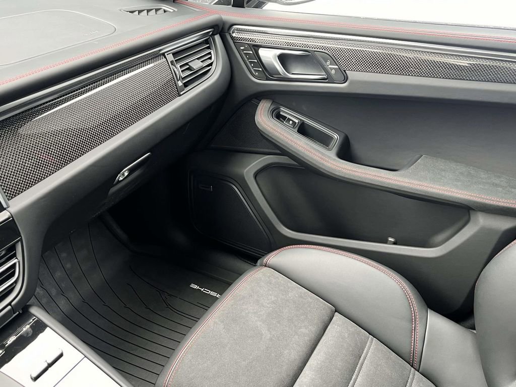 New 2026 Porsche Macan GTS image 29