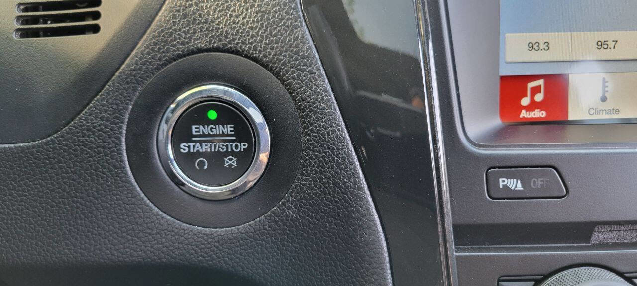 Used 2018 Ford Explorer XLT w/ Equipment Group 202A image 28