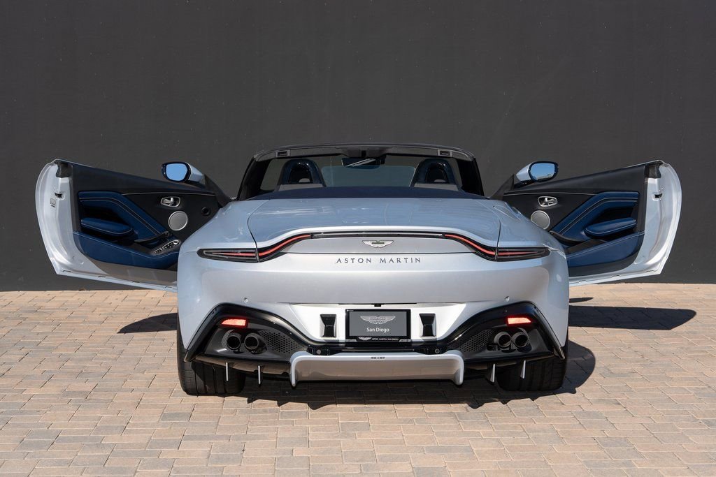 Used 2023 Aston Martin V8 Vantage Roadster RWD image 9