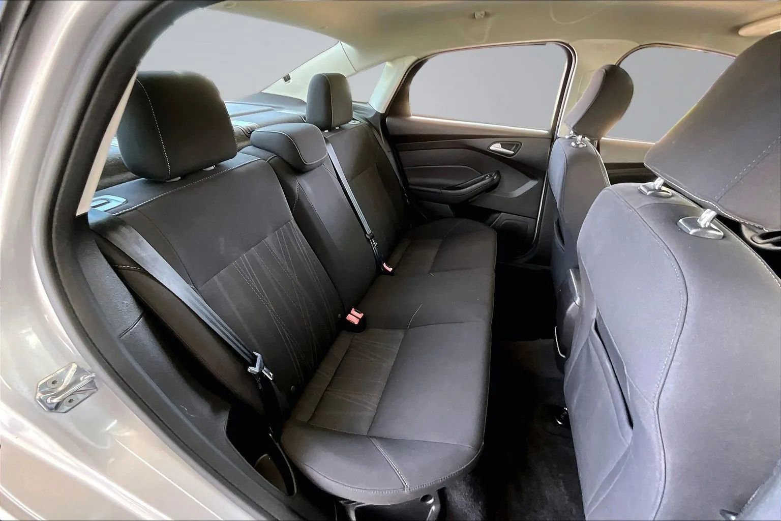 Used 2017 Ford Focus SE FWD image 21