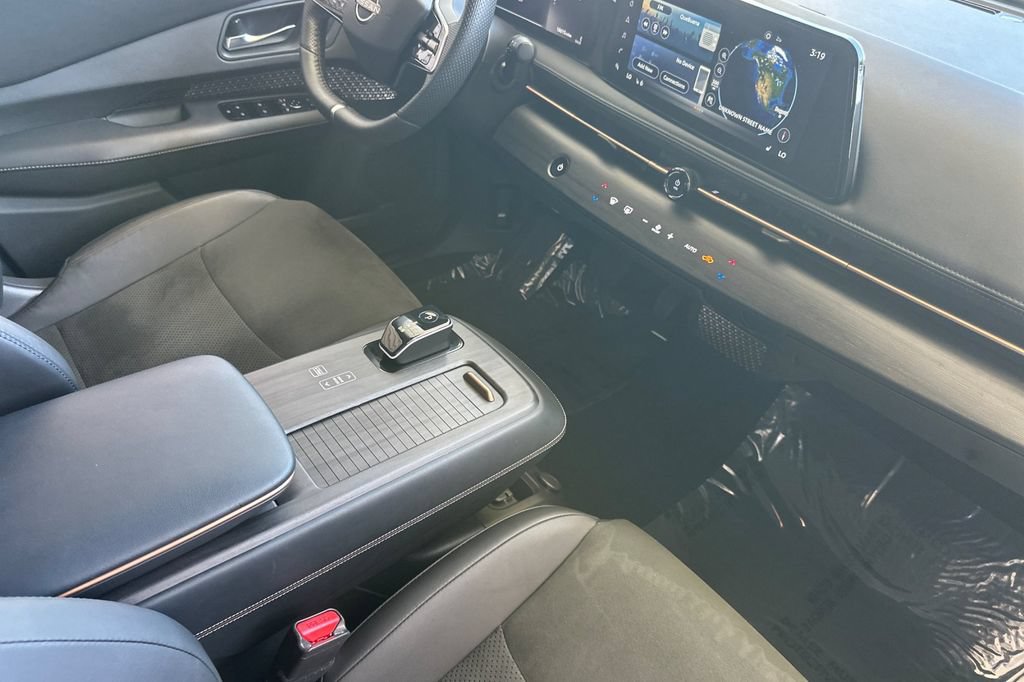 Used 2024 Nissan Ariya AWD image 15