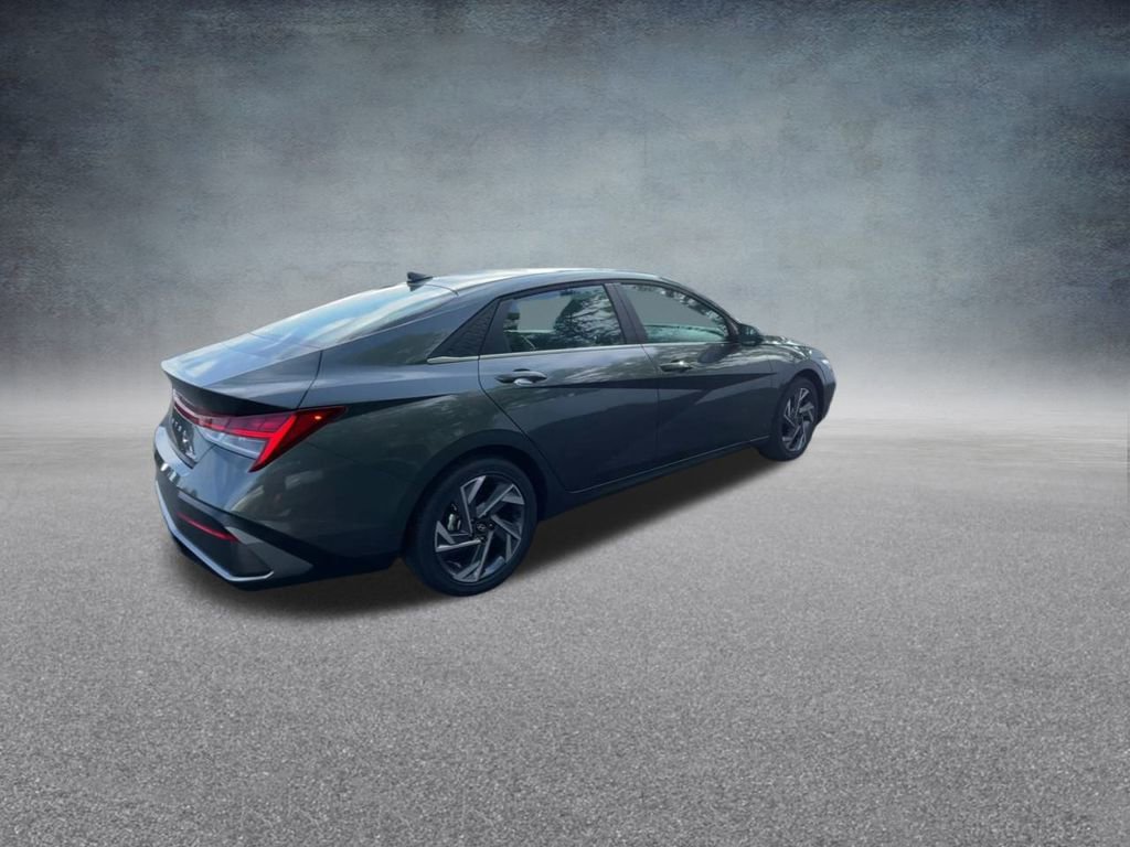 New 2025 Hyundai Elantra Limited image 21