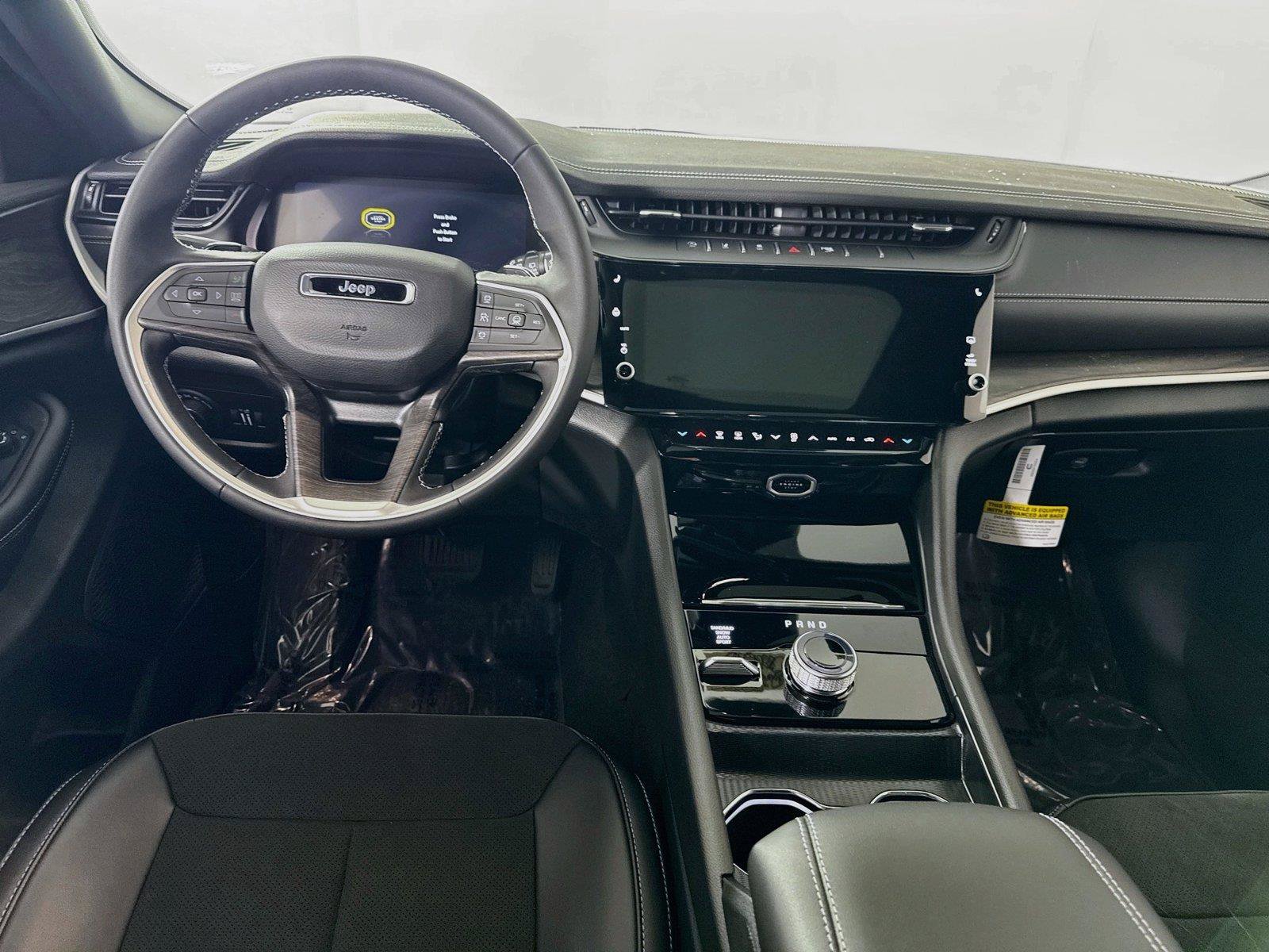 New 2027 Jeep Grand Cherokee 4WD image 2