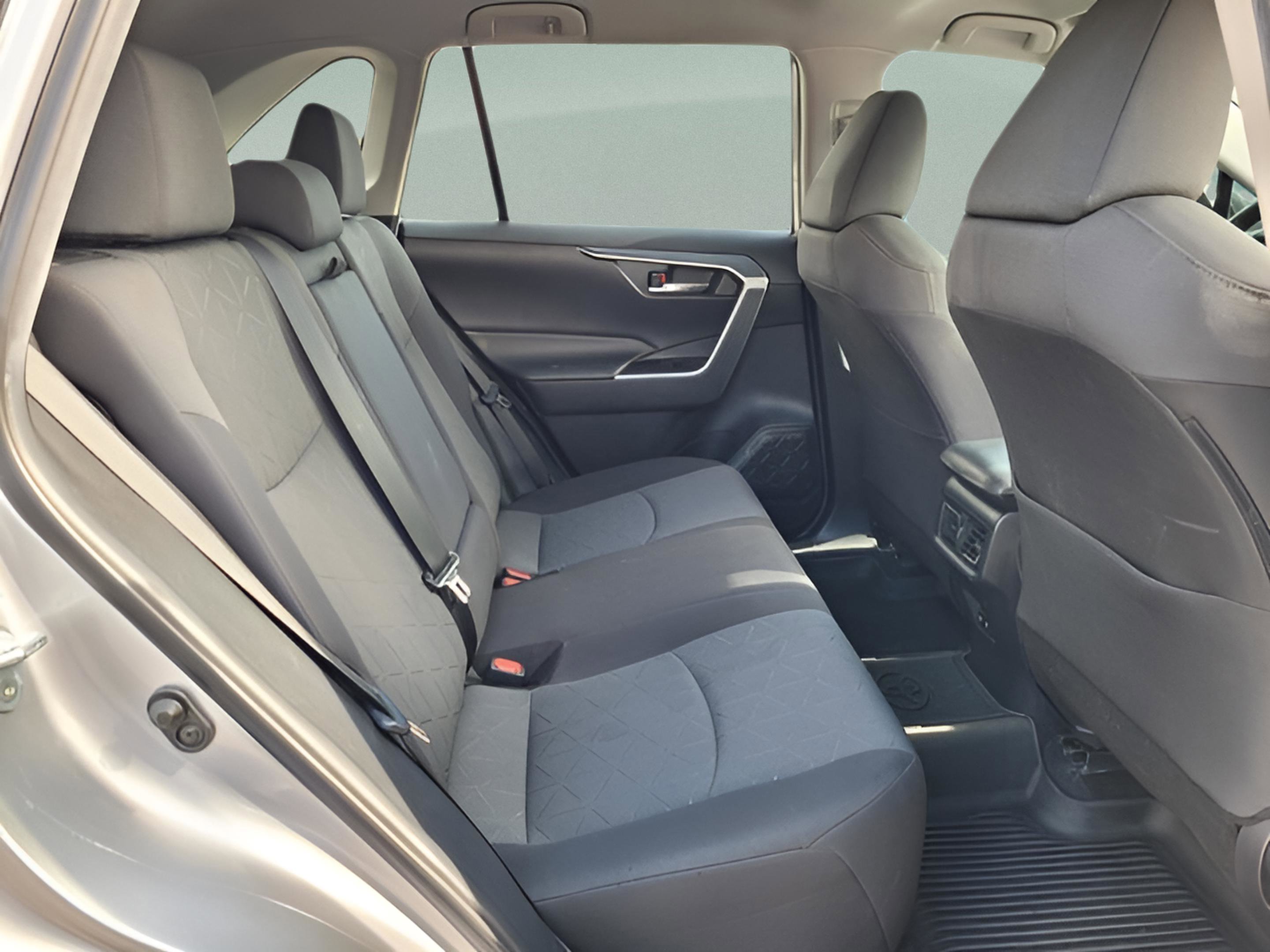 Certified 2021 Toyota RAV4 XLE image 18