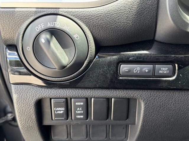 Used 2021 Nissan Titan SV w/ SV Convenience Package AWD/4WD image 27