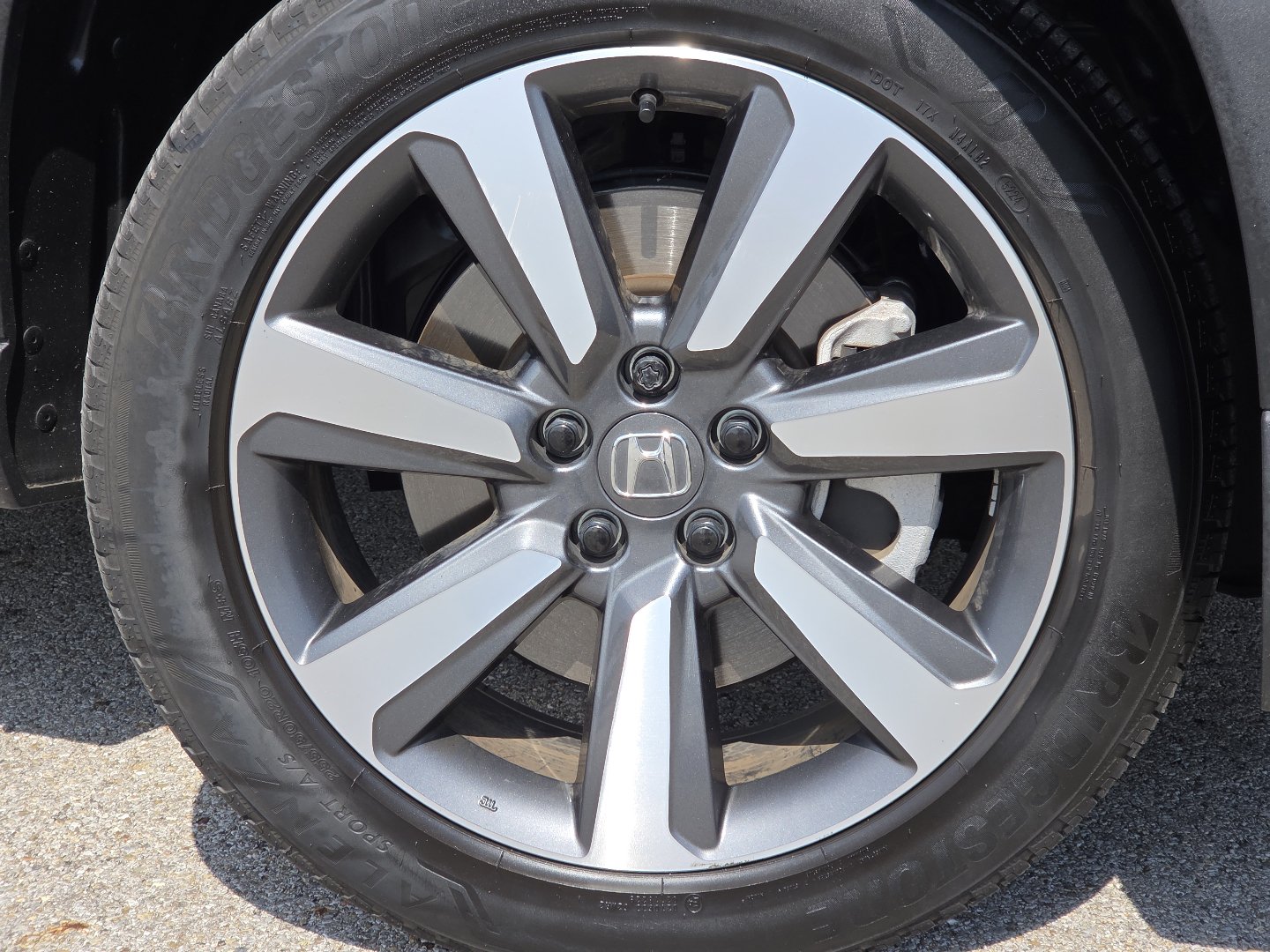 Used 2025 Honda Pilot Touring image 12