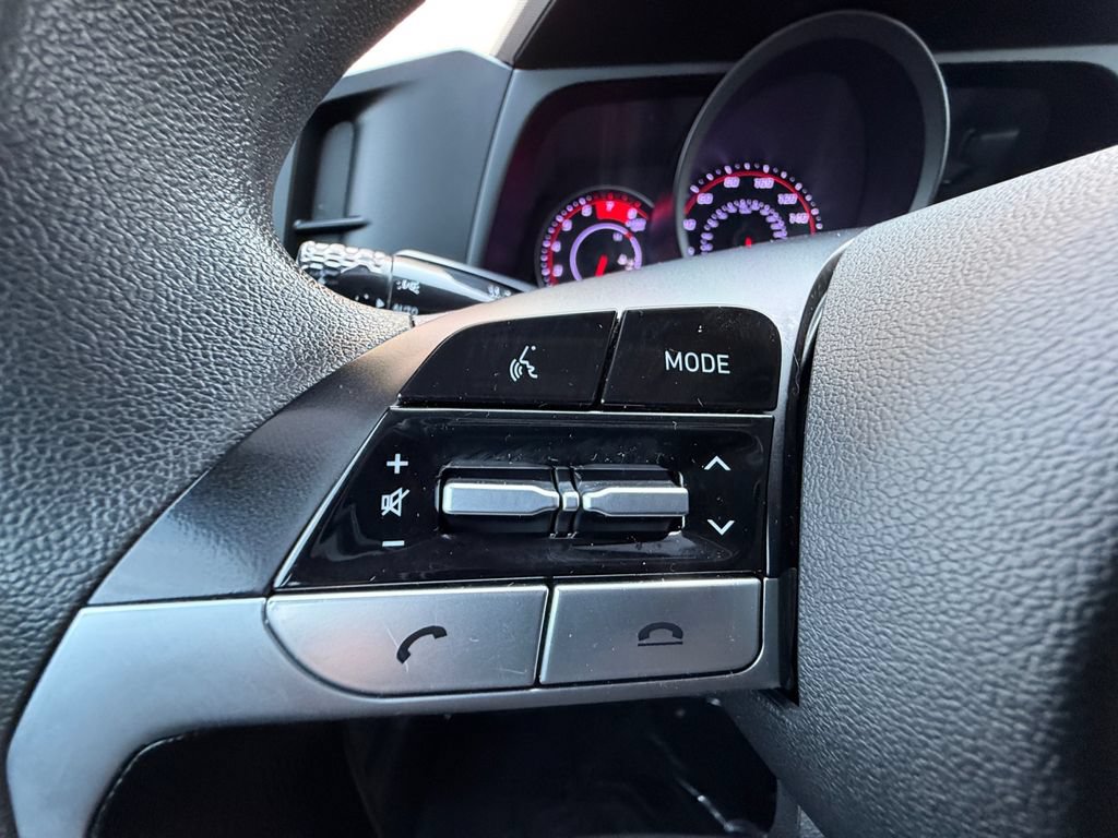 Used 2021 Hyundai Elantra SEL FWD image 22