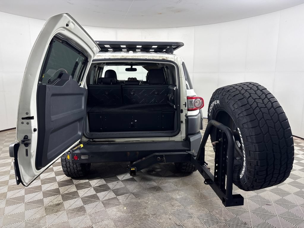 Used 2014 Toyota FJ Cruiser 4WD w/ Upgrade Package image 25