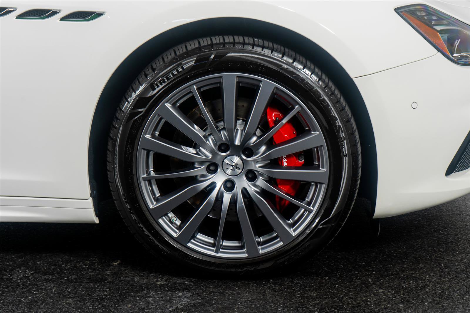 Used 2023 Maserati Ghibli Modena RWD image 7