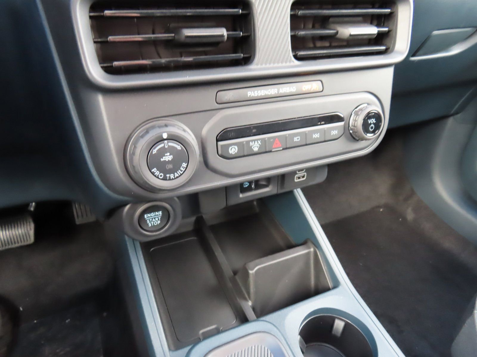 New 2026 Ford Maverick Lariat w/ Black Appearance Package image 14