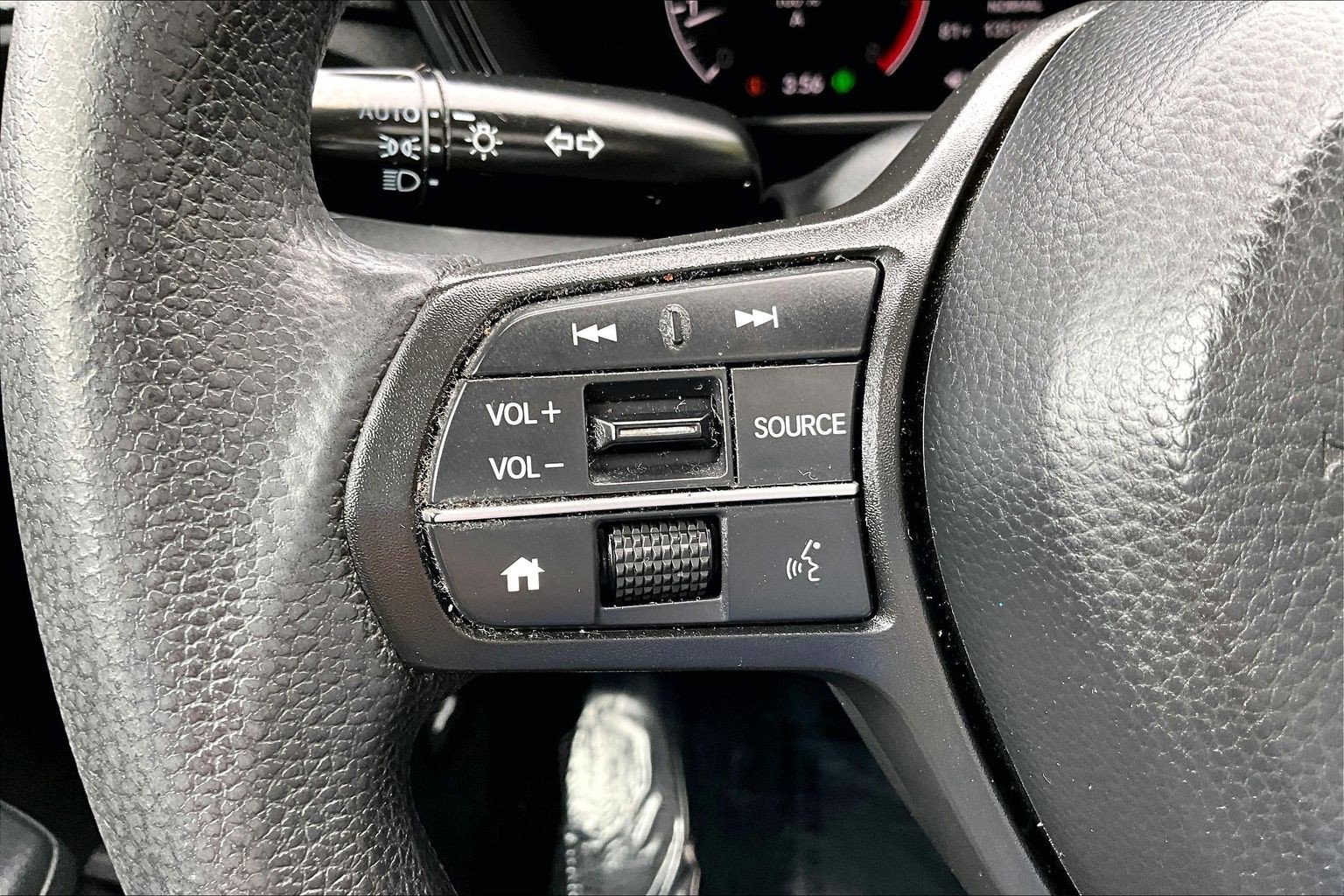 Used 2023 Honda CR-V EX image 16
