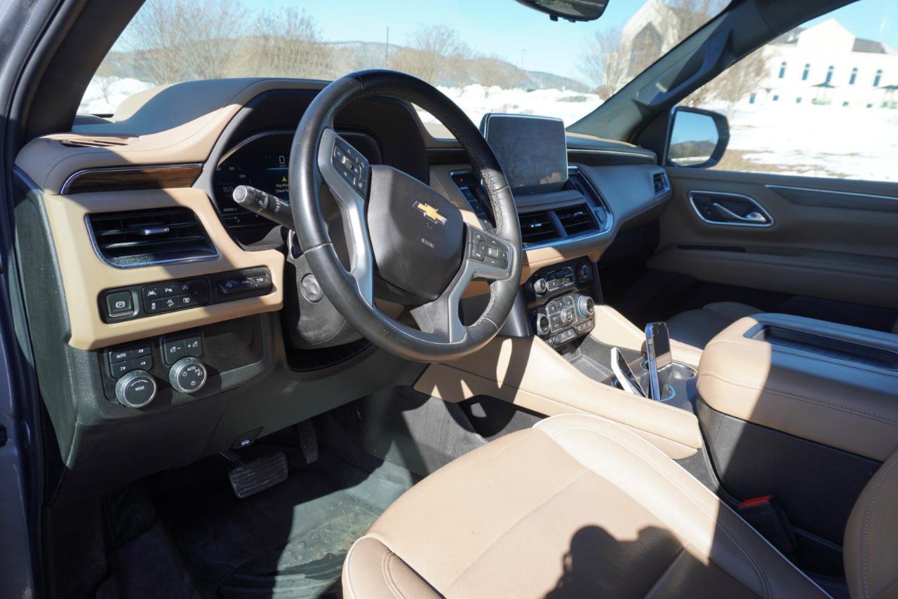 Used 2023 Chevrolet Suburban Premier image 12