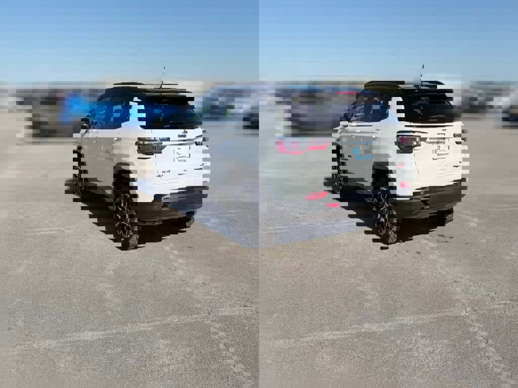 New 2026 Jeep Compass Trailhawk image 8