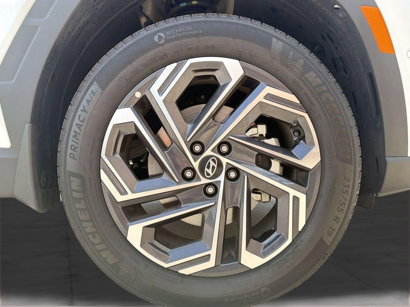 Certified 2025 Hyundai Tucson Limited AWD/4WD image 11