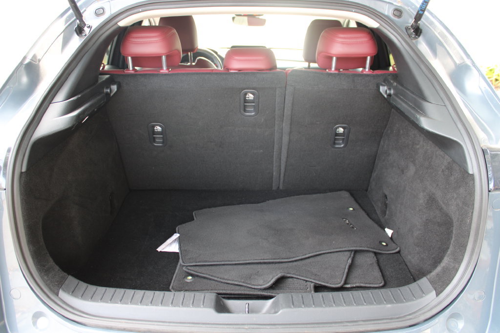 Used 2025 MAZDA CX-30 AWD 2.5 S w/ Preferred Package image 26