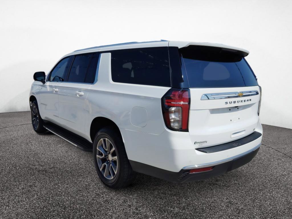 Used 2024 Chevrolet Suburban LT w/ Luxury Package AWD/4WD image 7