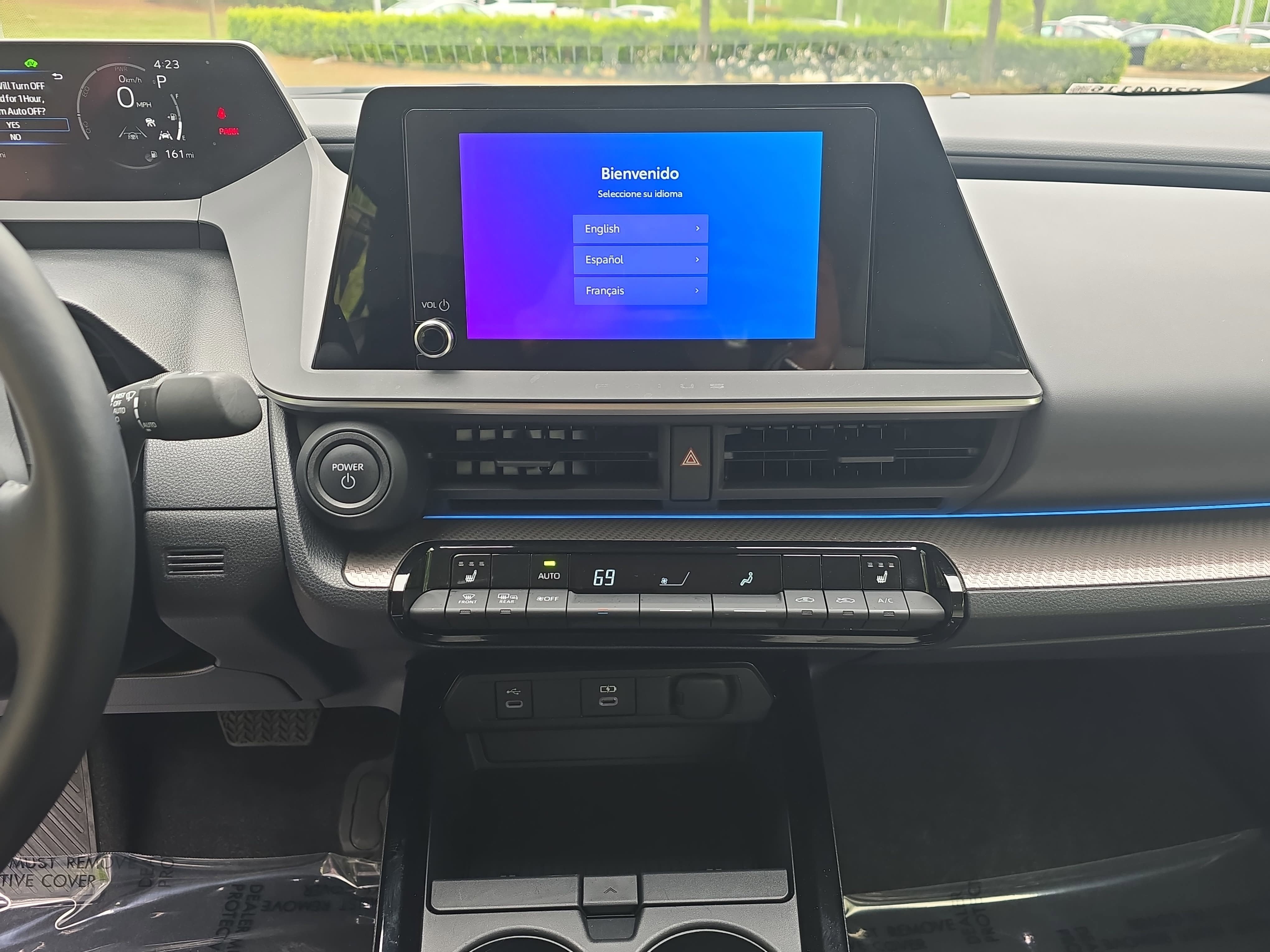Used 2024 Toyota Prius XLE FWD image 19