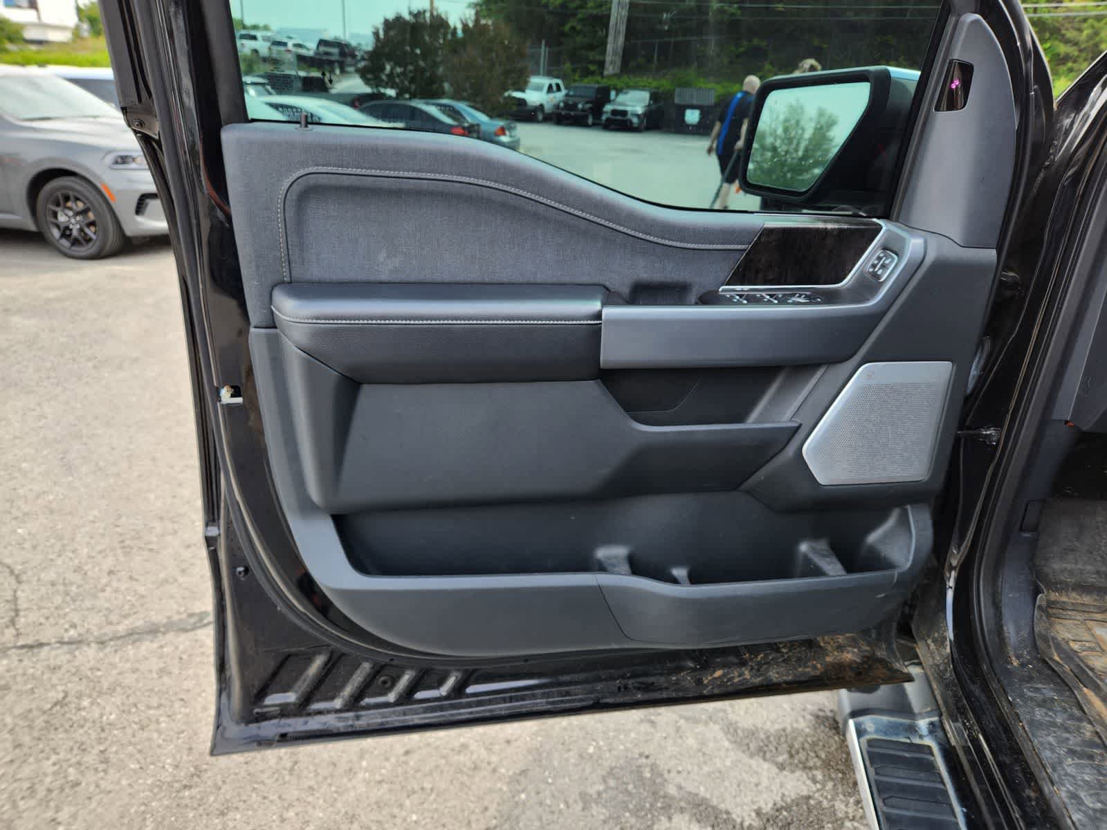 Used 2021 Ford F150 Lariat w/ Equipment Group 502A High AWD/4WD image 16
