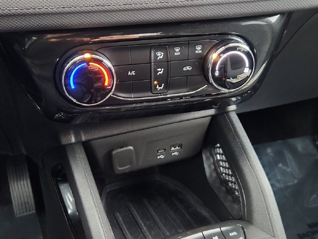 Used 2025 Chevrolet TrailBlazer LT AWD/4WD image 38