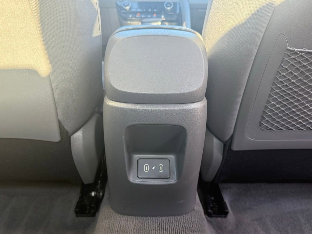 Used 2025 Hyundai Elantra SEL FWD image 23